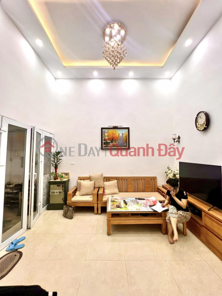 Property Search Vietnam | OneDay | Nhà ở Niêm yết bán, 63m Mặt Tiền 4.2m Nhỉnh 6 Tỷ Sổ Nở Hậu Phố Hoàng Quốc Việt Cầu Giấy. Khu Vực Dân Trí Cao An Ninh Tốt. Giao