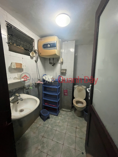 đ 11 Million/ month | 5-storey house for rent in Linh Quang alley, 33m² x 5 floors, 4 bedrooms. 11 million\\/month