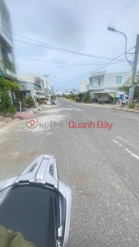 FOREIGN OWNER LEAVES 2 BEAUTIFUL LOT OF LAND ADJUSTABLE FRONT OF TRIEU QUANG PHUC VINH HOA CHEAP PRICE 4TY7 _0