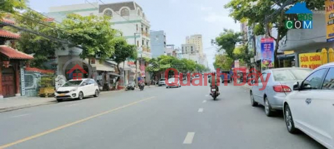 Selling Nguyen Van Thoai building, a few steps to My Khe beach, busy business area, many Western customers. _0