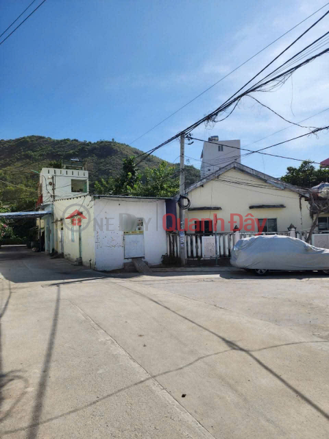 House for sale on Duong Hien Quyen street, Bac Nha Trang ward - Only 150m from the sea, terrace with sea and mountain view _0