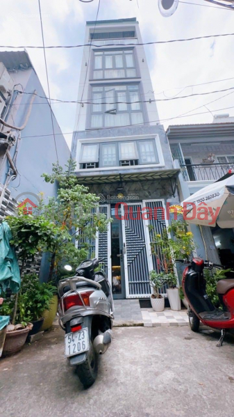 Urgently need to sell 4-storey house in Ton Dan, District 4 - red book completed. 0935 987 950 Sales Listings