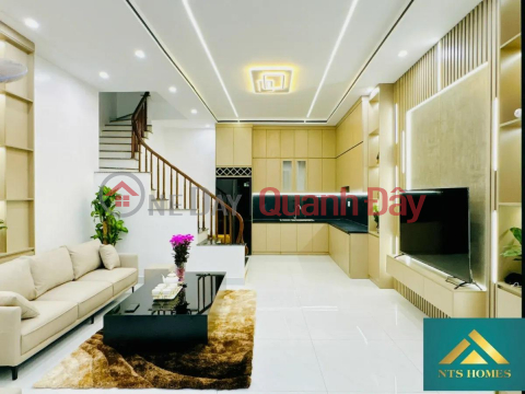 Cheapest price in Hai Ba Trung district! Tran Khat Chan dike, area 43m2x3 floors. _0