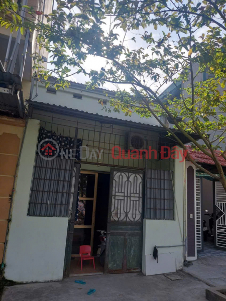 Old house on Hung Vuong street near Go Thai Binh. Area 95 m², car parking alley at door. Sales Listings