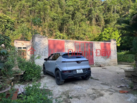 Selling a 688m2 plot of land (28.5m frontage, 32.5m rear, with 150m2 of residential land and a level 4 house frame) in Nam Doi residential area. _0