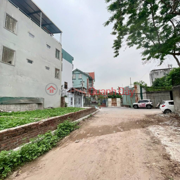 Land for sale at alley 437 Ngoc Thuy, 62m², car access, price just over 9 billion VND (negotiable). Sales Listings