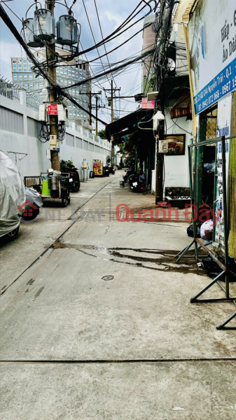 Owner selling house on Nguyen Trai Street, Nguyen Cu Trinh Ward, District 1 - 57.36m2, alley width 6.95m, price 7.2 billion VND. Sales Listings