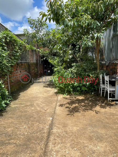 OWNER NEEDS TO SELL WAREHOUSE at Alley 206 Le Thanh Ton Street, Dien Hong Ward (formerly Ia Kring Ward),Pleiku City, Gia Lai Province | Vietnam, Sales | đ 1.29 Billion
