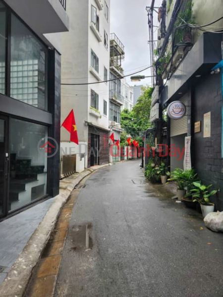 HOUSE FOR SALE IN XUAN DIEU, TAY HO, 43M AREA, 2.5 FLOORS, 5M FRONTAGE, READY TO MOVE IN, PRICE 17.5 BILLION 0336212066 Sales Listings