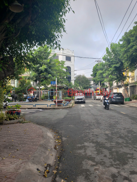 House for sale with 2 street fronts for business on La Xuan Oai Street, Tang Nhon Phu A, District 9 _0