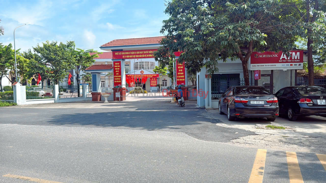 , Please Select, Residential Sales Listings đ 5.7 Billion