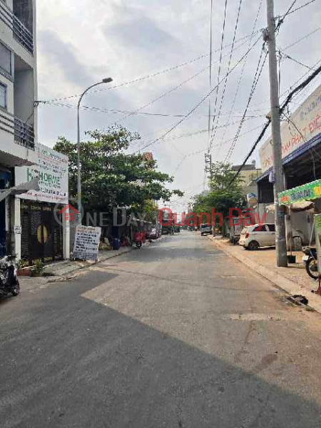 Ngôi nhà 3 tầng nằm trong một con hẻm, chỉ có thể đến bằng ô tô., Việt Nam | Bán | đ 7,5 tỷ