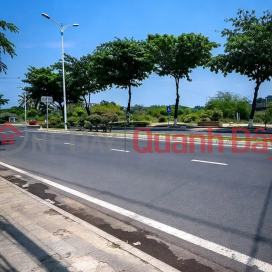 My family owns a house near the beach in Nha Trang for only 2.75 billion VND. _0