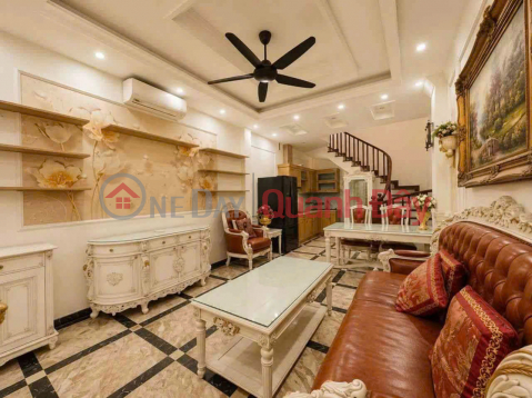 NHÀ ĐẸP ĐÀM QUANG TRUNG – NGÕ THÔNG – CHỈ 30M RA MẶT PHỐ 40M² x 5 TẦNG FULL NỘI THẤT GIÁ 8,X TỶ _0
