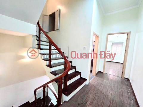 Nhà đẹp gần Nguyễn Phong Sắc – 6 tầng – 35m² – 8.9 tỷ _0