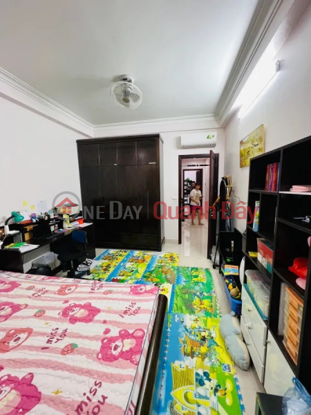 BÁN NHÀ: Lạc Long Quân . DT: 42m2 - 4 tầng - GIÁ 8.4 tỷ Việt Nam Bán đ 8,4 tỷ