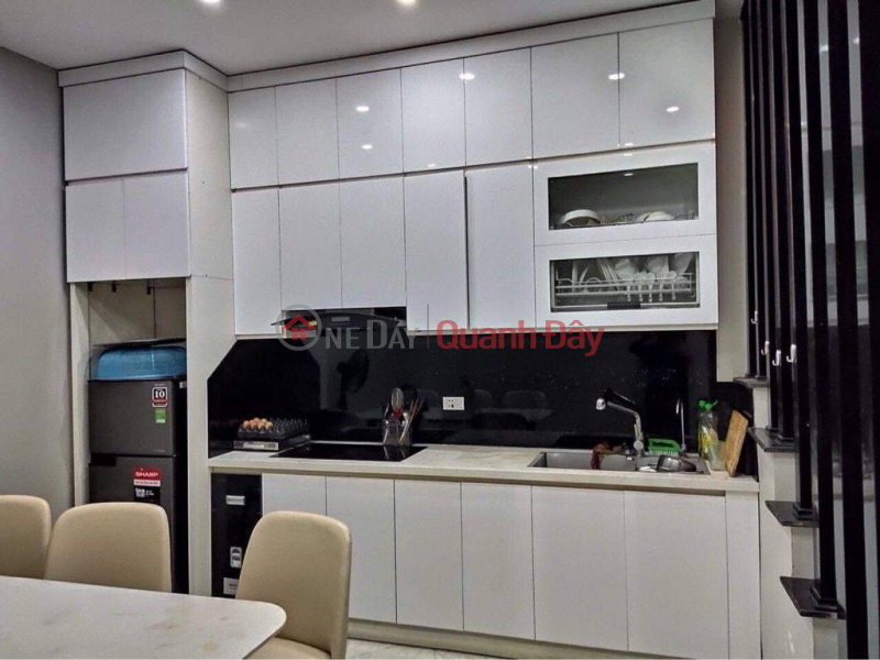 đ 8,5 tỷ Bán nhà 5 tầng Phố Khương Đình, Thanh Xuân 47m2 - Giá 8.5tỷ - Tiện kinh doanh, cho thuê