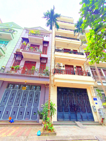 Bán nhà NGUYÊN HỒNG – NGÕ RỘNG Ô TÔ – VỈA HÈ – MẶT TIỀN 4m – PHÂN LÔ VIP – 52m² x 5T – 19 tỷ Niêm yết bán