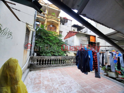 House for sale in Khuong Trung 2.65 billion, area 70m2, 2nd floor, 6m frontage _0