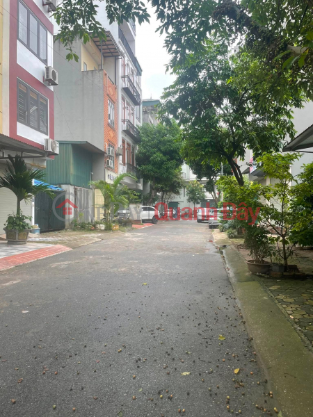 đ 9.15 Billion, FOR SALE: 43.6 m2 RESIDENTIAL LAND IN GIA LAM – 11M WIDE ROAD WITH SIDEWALK – PRICE 9.15 BILLION VND, CONTACT 0985865658