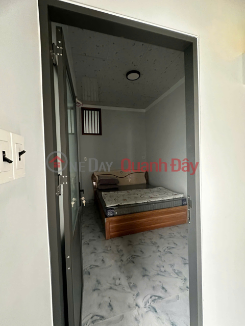 HOUSE FOR SALE - 2 FLOORS - SHORT ALLEY OFF XUAN DIEU STREET - 1 MINUTE WALK TO THE BEACH. PRODUCT CODE: _0