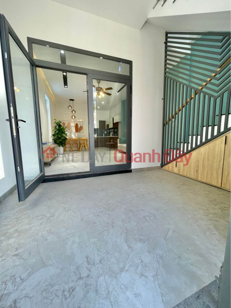 ₫ 3.4 Billion | New house for sale 3 floors 3 love 2 faces Tran Cao Van