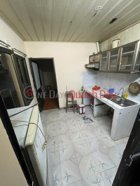 đ 6.5 Million/ month Owner Rents Apartment At 181, Nguyen Trai Street, Khuong Dinh, Thanh Xuan, Hanoi