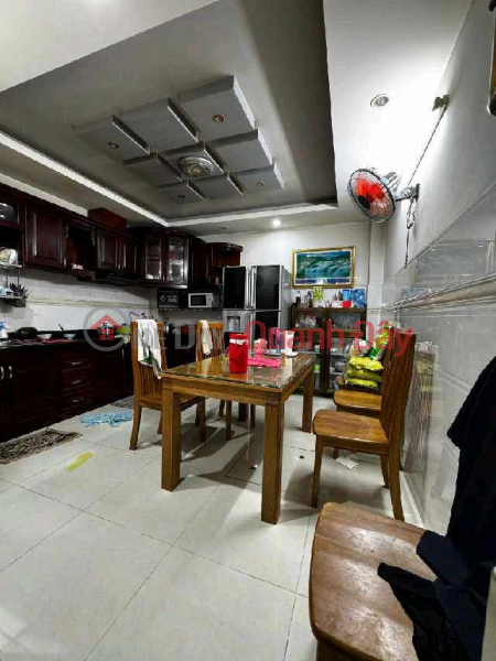 Nhà 4 Tầng - Hẻm 6m Thông - DT: 4x15= 60m² , Bình Tân Giáp Tân Phú. Việt Nam | Bán đ 6,85 tỷ