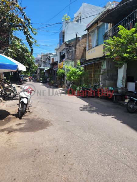 House for sale in front of Hoang Hoa Tham, Le Hong Phong Ward, Quy Nhon, 64m2, 1 Me, Price 3 Billion 990 Million Sales Listings