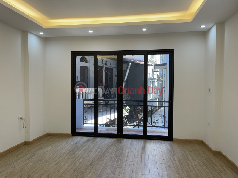 ₫ 6.5 Billion Van Chuong Dong Da private house for sale 55m 4 floors open front near the street beautiful houses right at the corner of 6 billion contact 0817606560