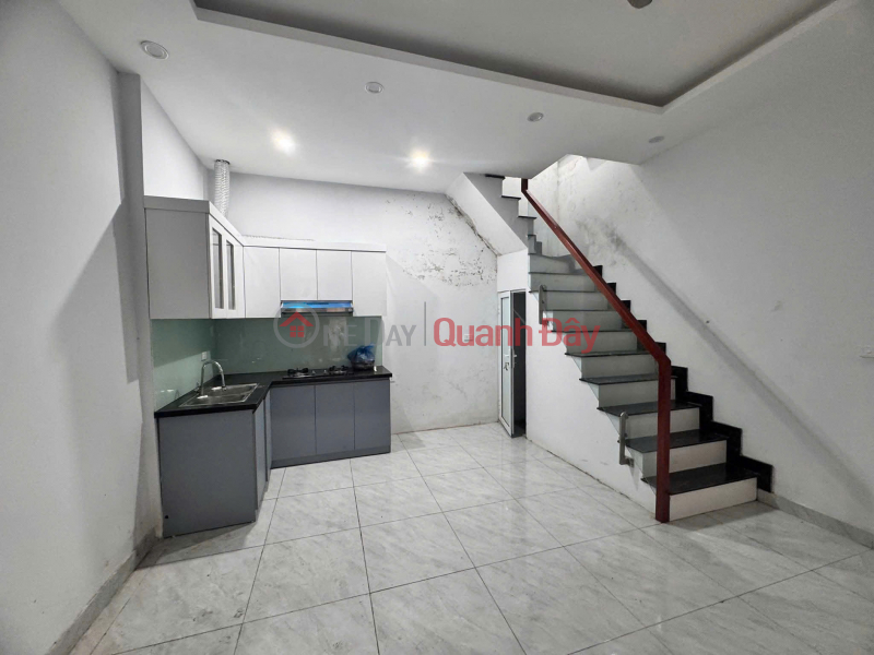 House for rent in lane 191 Kim Nguu, 35m2, 3 floors, 2 bedrooms, large living space, 10 million VND for business, office, family living Rental Listings