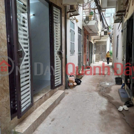 Cho thuê nhà ngõ 192 Lê Trọng Tấn, 40m2, 2.5 tầng, 3 ngủ, 8.5 triệu ở hộ gia đình, nhóm ngoan _0