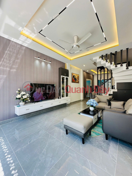 House for sale on Ly Thai To, District 10, car alley (5x10) for only 6.6 billion negotiable. Sales Listings