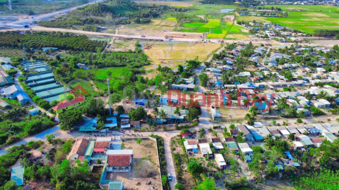 Golden opportunity to own a beautiful square land in Suoi Cat - Cam Lam! Cheap price 600 million\/lot _0