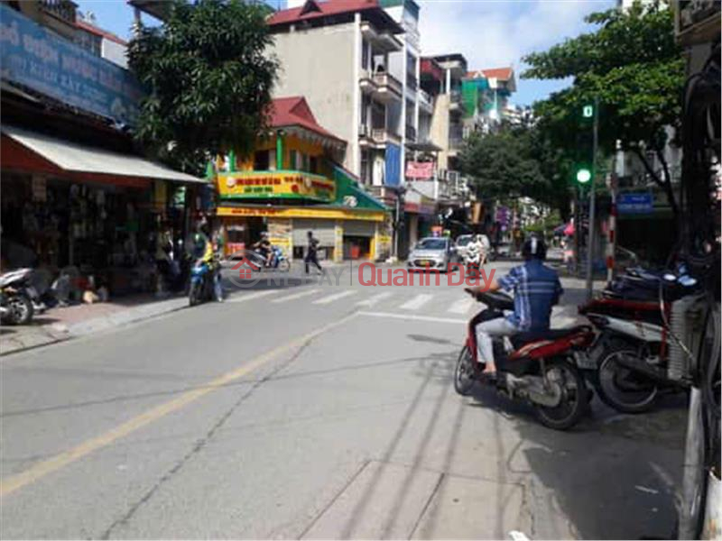 Bán Nhà đường Vương Thừa Vũ, Thanh Xuân, Hà Nội. DT 42m2 xây 5 tầng, mặt tiền 5,8 mét. Giá Chào 12 tỷ có Niêm yết bán