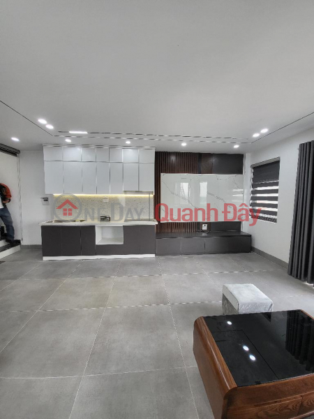 Property Search Vietnam | OneDay | Residential | Sales Listings Selling house in Co Linh, sidewalk, cars away, business, 7 floors, elevator, 82m, frontage 5.4m, price 15 billion 5