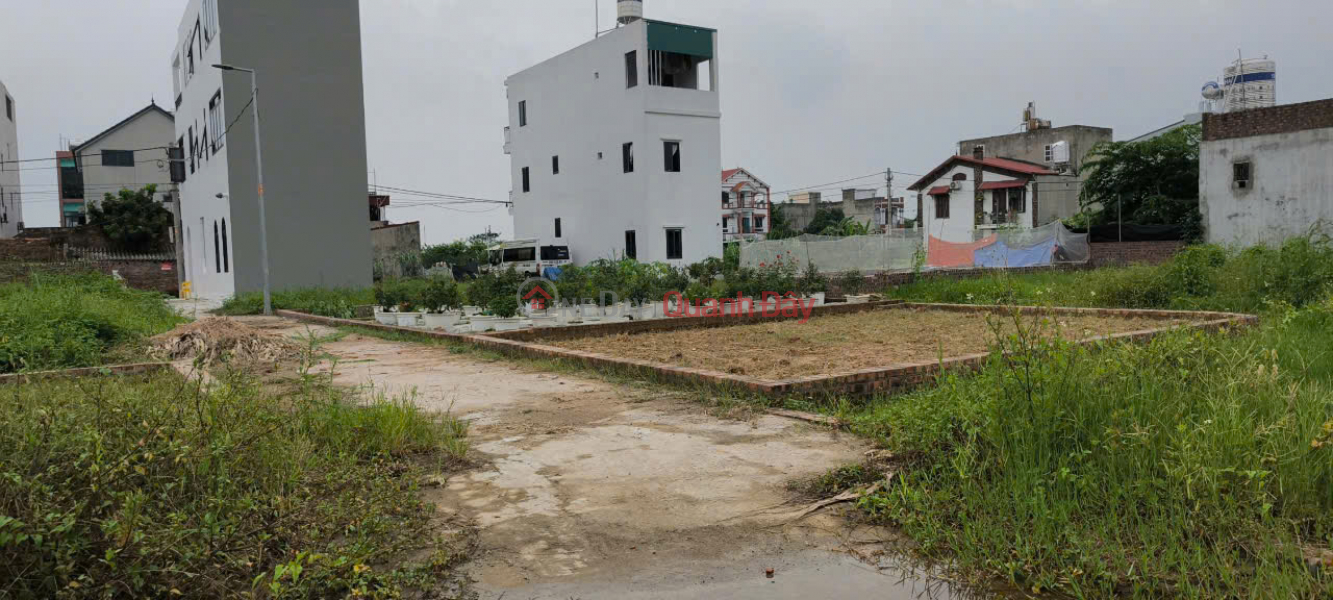 Land lot for sale, 3 open sides, group 10 (Old),Quang Minh, Me Linh. 3m road, cars can pass. Near Industrial Park Sales Listings