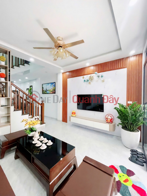 House for sale in Hoang Hoa Tham, car-friendly alley, near the street, 44m² x 5 floors, over 14 billion _0