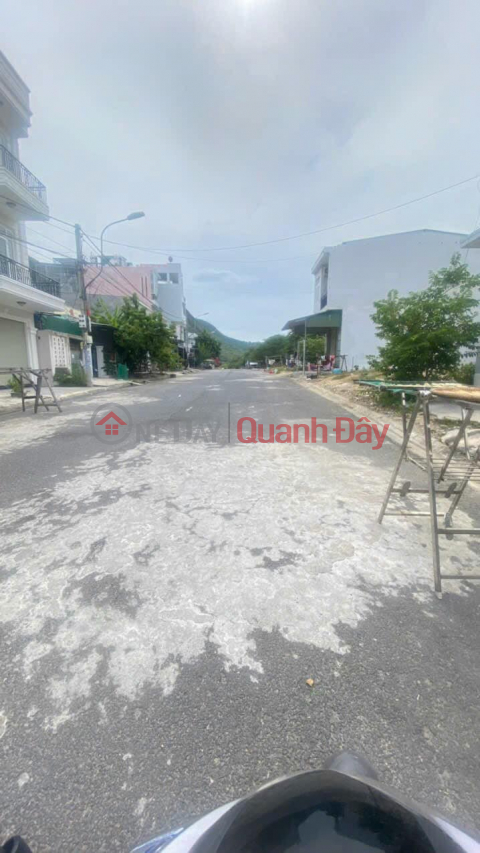 FOREIGN OWNER LEAVES 2 BEAUTIFUL LOT OF LAND ADJUSTABLE FRONT OF TRIEU QUANG PHUC VINH HOA CHEAP PRICE 4TY7 _0