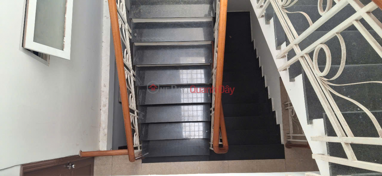 5-STOREY HOUSE WITH ELEVATOR – 8 BEDROOMS – INCOME 30 MILLION\\/MONTH – TO HUU STREET, DA NANG CITY CENTER Sales Listings