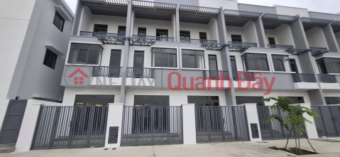 Townhouses located right next to Vietnam's largest industrial park - Prices starting at only 2.1 billion VND per unit. _0