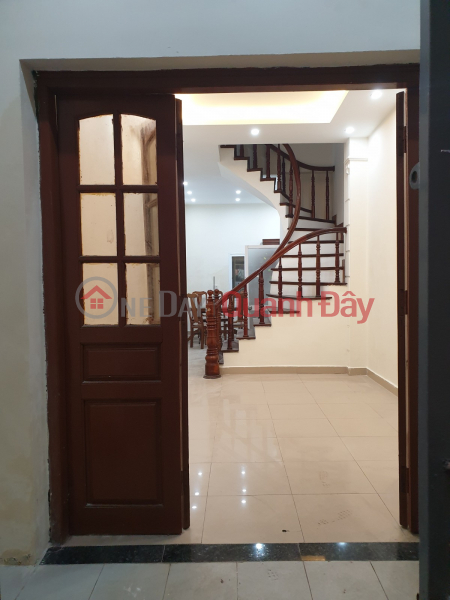 House for sale in Hao Nam street, alley to Ton Duc Thang street, near market, near school. Sales Listings