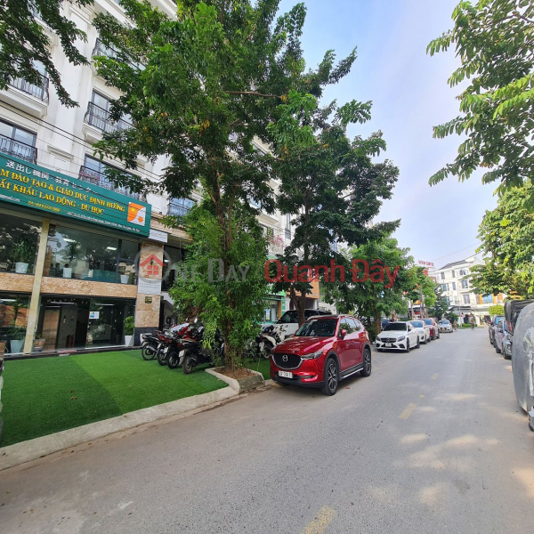 Property Search Vietnam | OneDay | Residential | Sales Listings House available for immediate occupancy, fully furnished, 5 floors, 40 m2, 5 billion VND, at Phuc Loi, Long Bien. Contact 0989894845