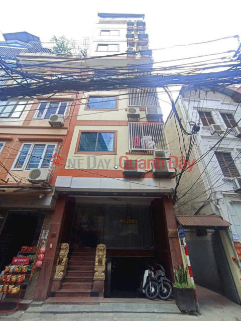 LUXURY CCMN BUILDING ON CU LOC STREET - CORNER LOT - HAS BASEMENT - ELEVATOR - FULL FIRE PROTECTION - REVENUE NEARLY 900 MILLION\/YEAR<br \/> WITH _0