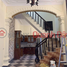 Cho thuê nhà Phố Bạch Đằng, 7.5 triệu: 25m2 x 4 tầng, 2 ngủ, 3 vệ sinh _0