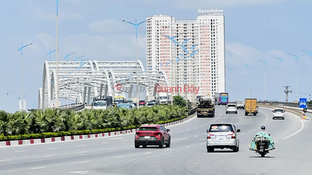 nhà lô góc mặt phố Long Biên, 100m, mặt tiền 7.3m, ôtô 2 chiều Niêm yết bán