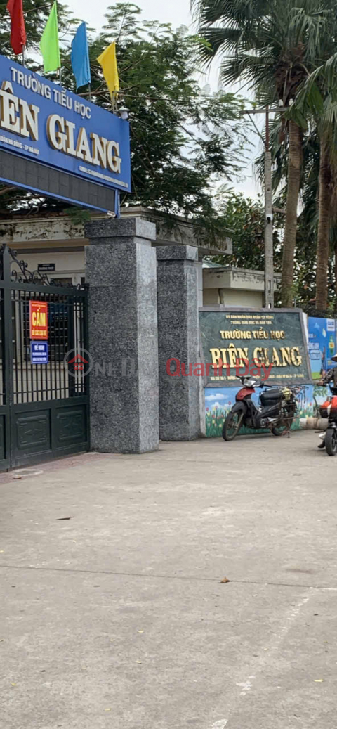 chủ nhà gửi bán lô góc 44m giang chính biên giang
hàng đầu tư f0 giá nét
đường ô tô thoải mái thông tứ tung _0