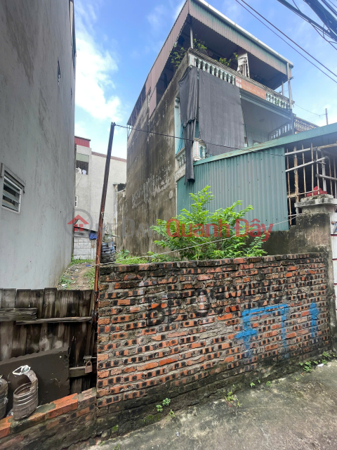 10 billion need to sell 81m2 of land in Phuc Loi alley, 3m wide - near school, near market, next to Vinhome. 10m from the street front _0