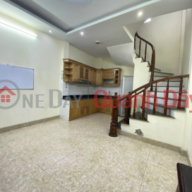 Need to rent a whole house in lane 69 Bui Huy Bichi, 33m x 5 floors, 3 big rooms, 1 small room, 4 bathrooms _0