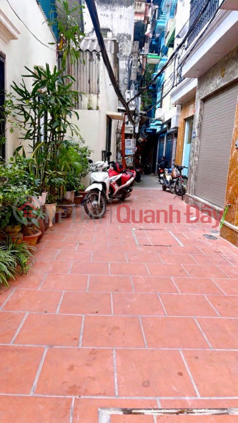 bán nhà cầu giấy 50m x4 tầng 12,3 tỷ,ngõ thông,lô góc,dân xây.full nội thất,gần ô tô Niêm yết bán